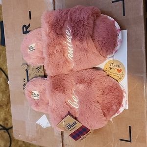 DLuxe by Dearfoams "Be Mine" memory foam slippers Size L (9-10) Ladies